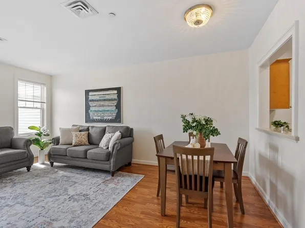 27 Hartland Way Unit 201, Acton, MA 01720