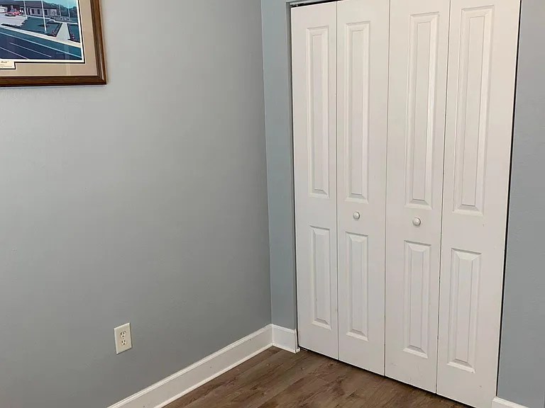 Guest bedroom