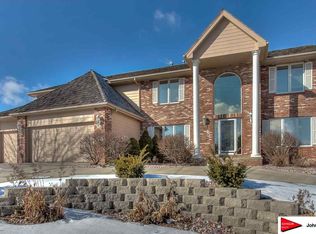 13320 Eagle Run Dr, Omaha, NE 68164