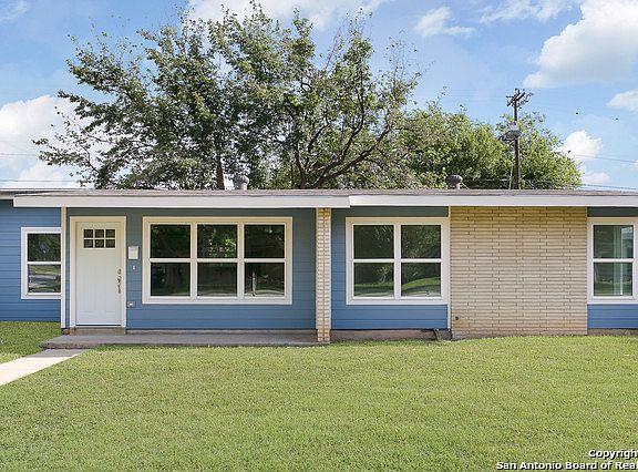 3rd image of 4303 Silver Lake Dr