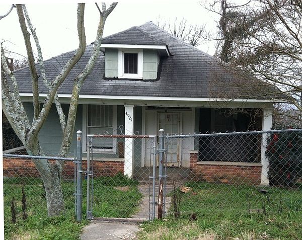 1st image of 4921 15th Ave
