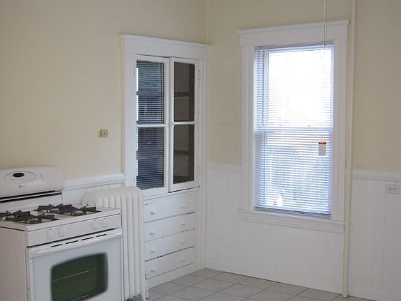 4th image of 57 John St