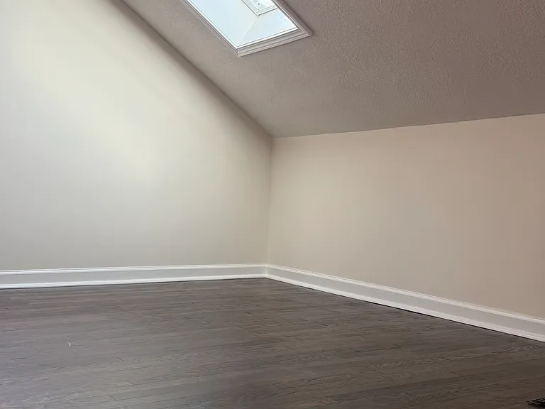 3303 Delavan Ave — Photo 8