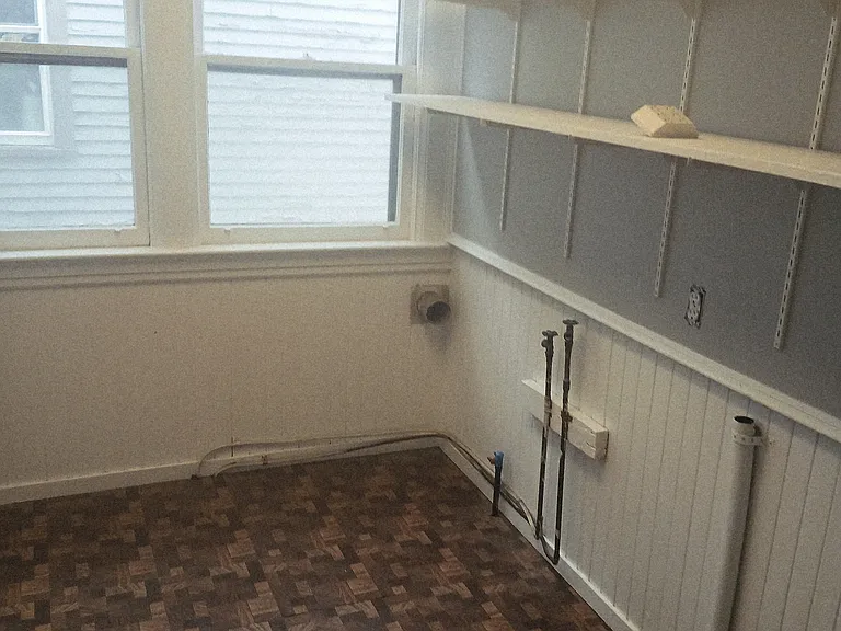 Potomac Ave — Photo 13