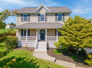 1640 Meadows Rd, Vinton, VA 24179