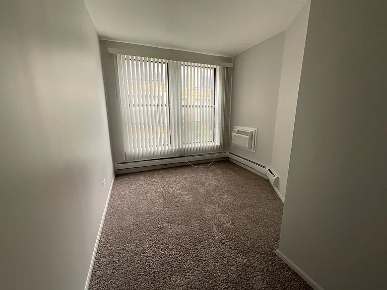 4631 S Lake Park — Photo 14