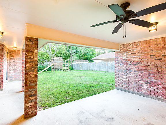 5th image of 724 Enfield Dr