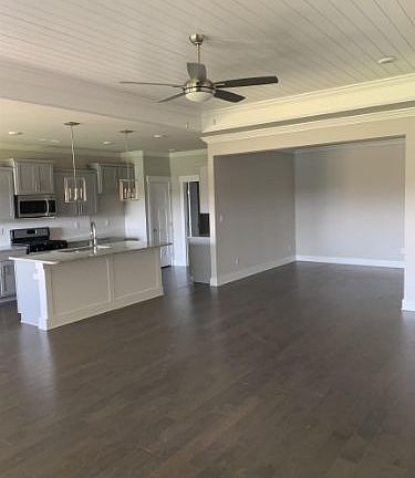 4th image of 128 Keller Dr
