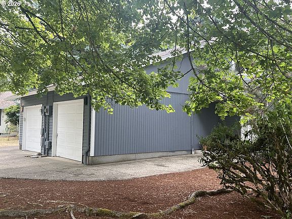 3rd image of 600 SE 132nd Ave