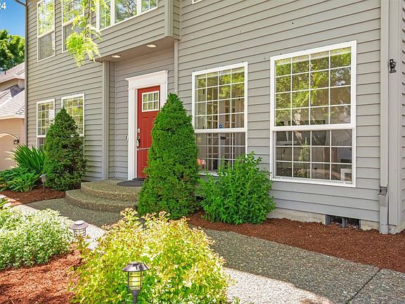 4th image of 28975 SW Crestwood Dr