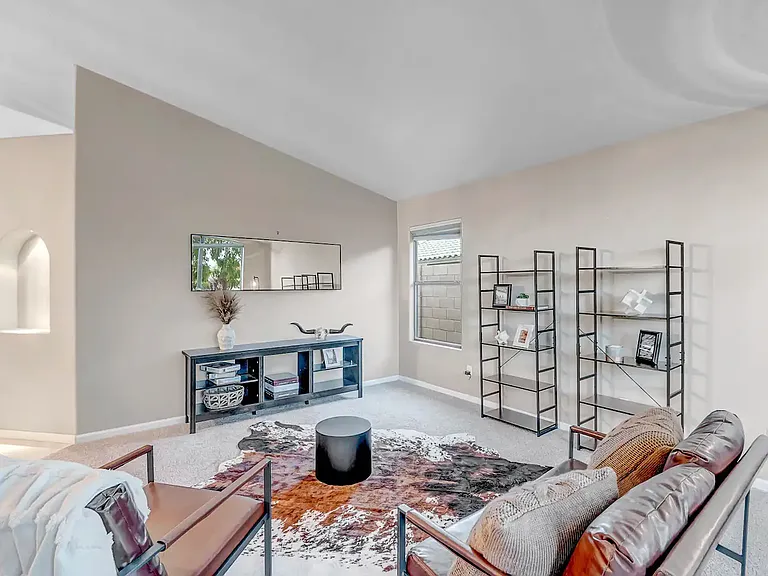 1510 E Toledo St — Photo 3