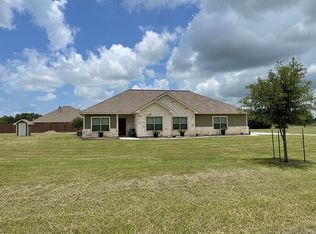 200 Stone Oak Dr, Inez, TX 77968