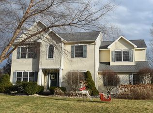 1 Annabel Pl #A, Clifton Park, NY 12065