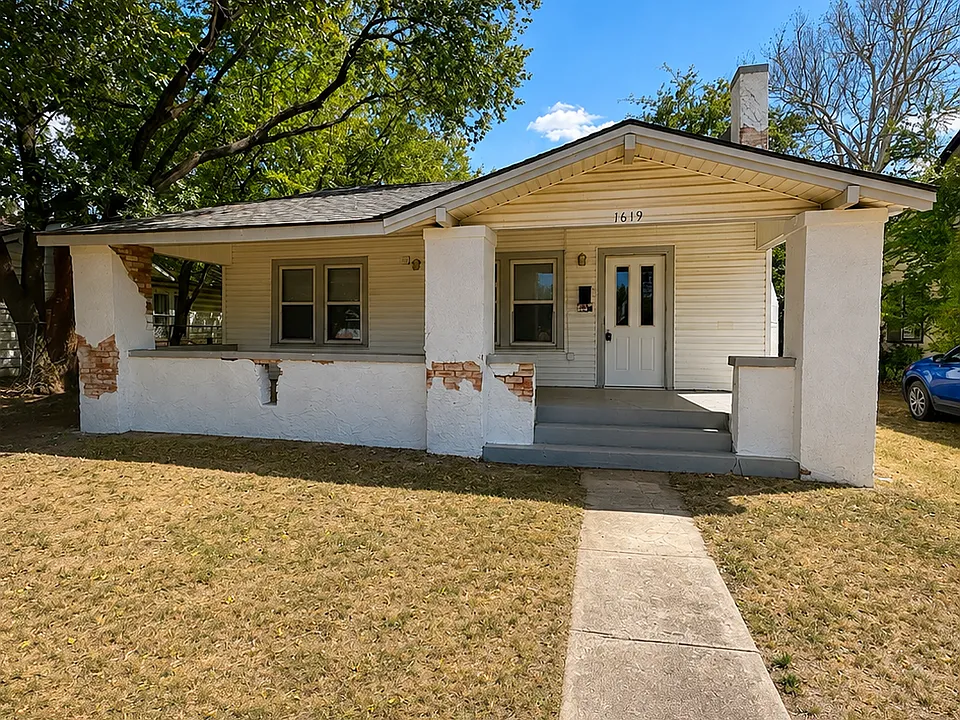 1619 W Iowa Ave