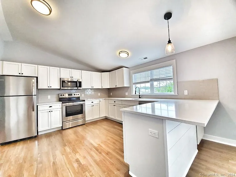 5 Isaacs St #3A — Photo 1
