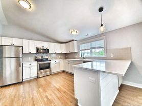5 Isaacs St