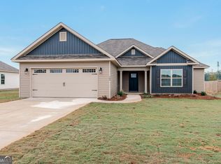 704 Daisy Dr, Perry, GA 31069