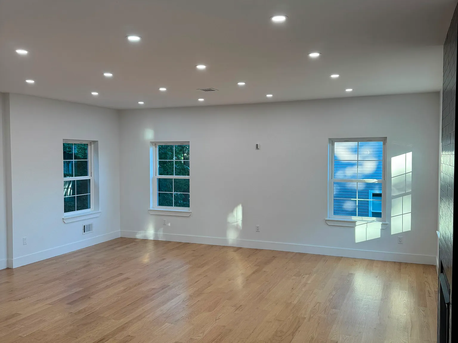 3 bed, 2.5 bath, $4,800 — Photo 3