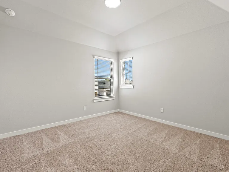 102 Travine Dr — Photo 15