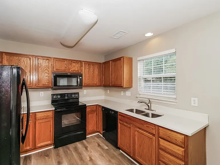 10126 Green Hedge Ave — Photo 9