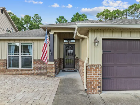 8278 Tavira St, Navarre, FL 32566