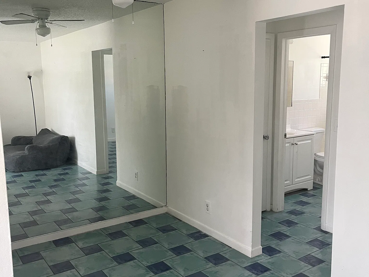 702 N L St — Photo 3