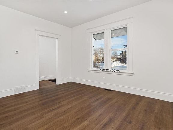 4th image of 115 E Niblock St
