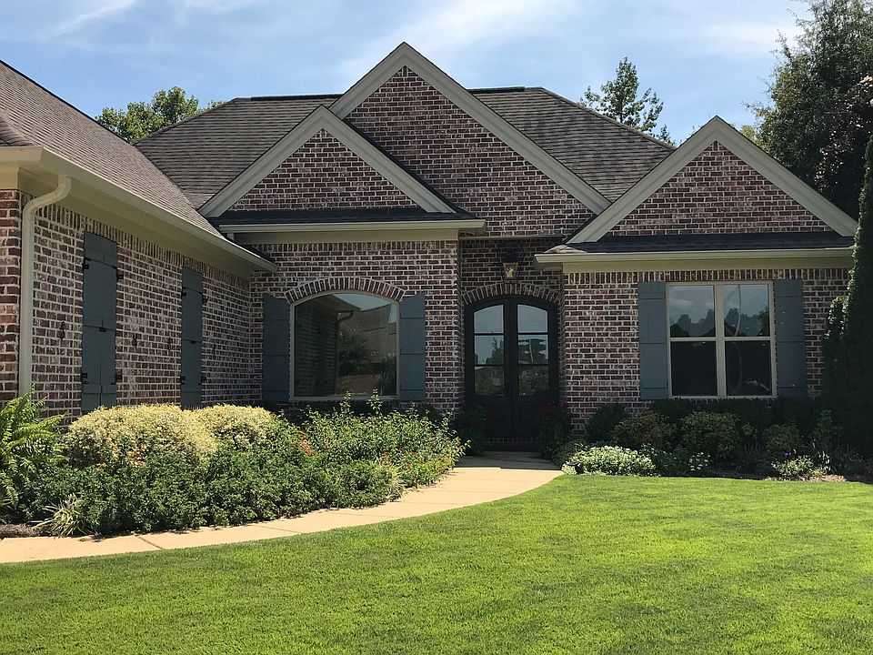 1st image of 910 Olde Creek Ln