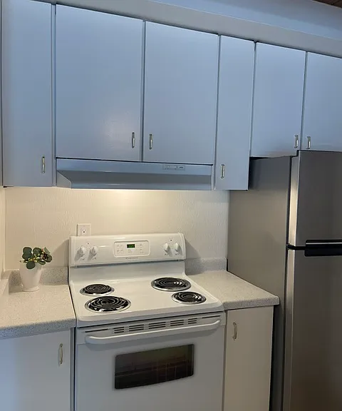436 Klute St #9 — Photo 2