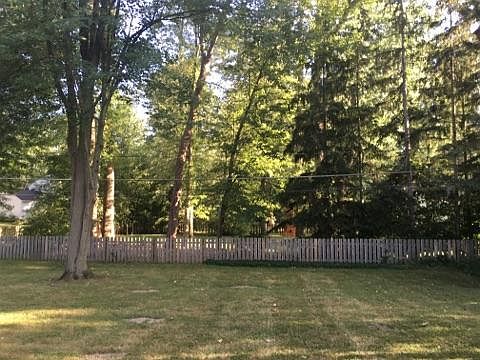 3rd image of 22 Shadow Wood Dr
