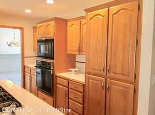 5863 Bay Point Dr, Lake Oswego, OR 97035