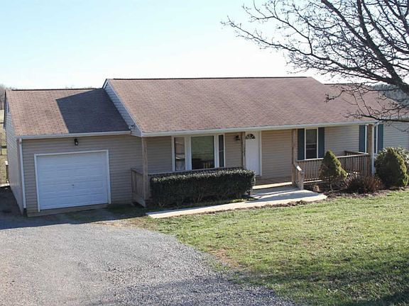 3rd image of 1028 Snowberry Hill Dr