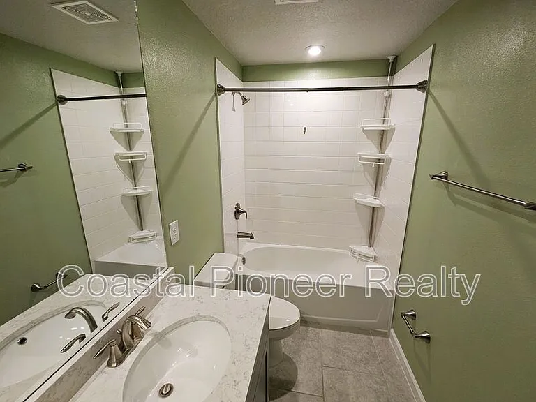 19403 Blue Pond Dr — Photo 33