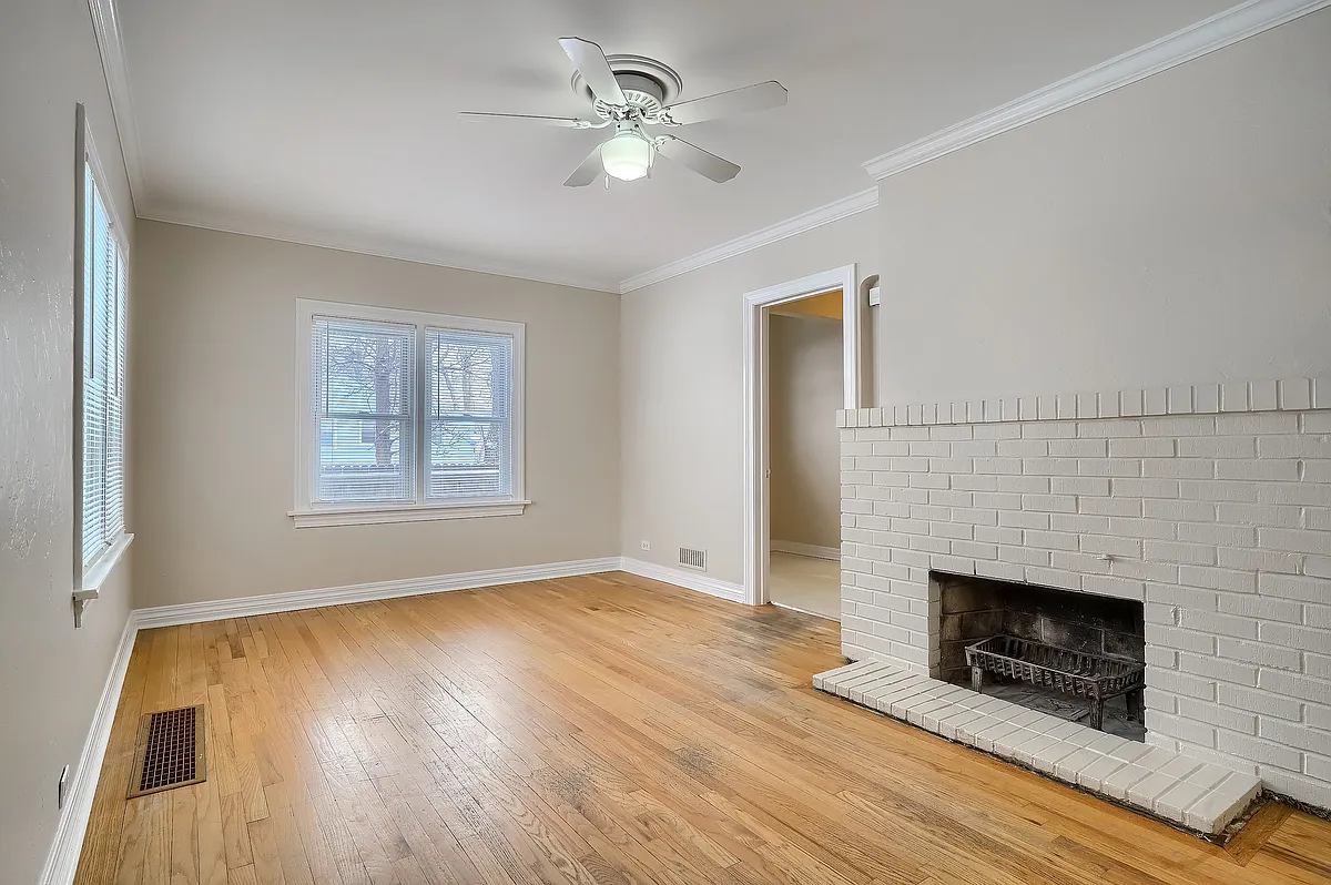 Living room - 2400 S High St