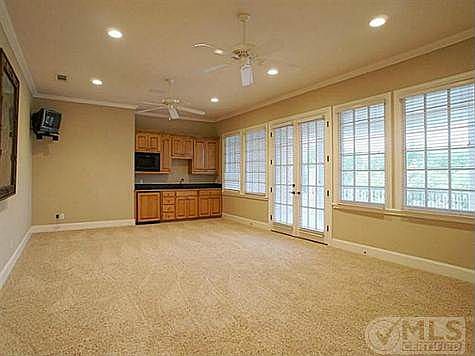 5th image of 1190 Adams Ln