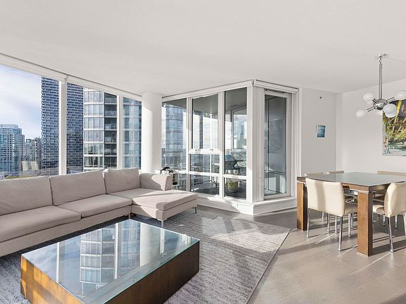 5th image of 1438 Richards St #2303