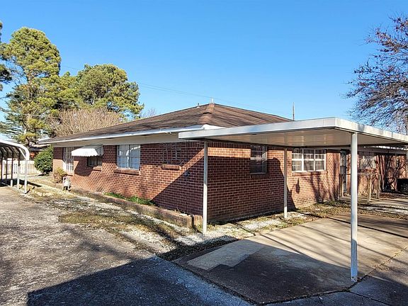 3rd image of 305 Pine St