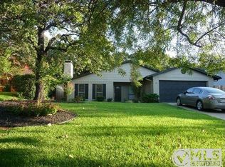2813 Meandering Way, Bedford, TX 76021