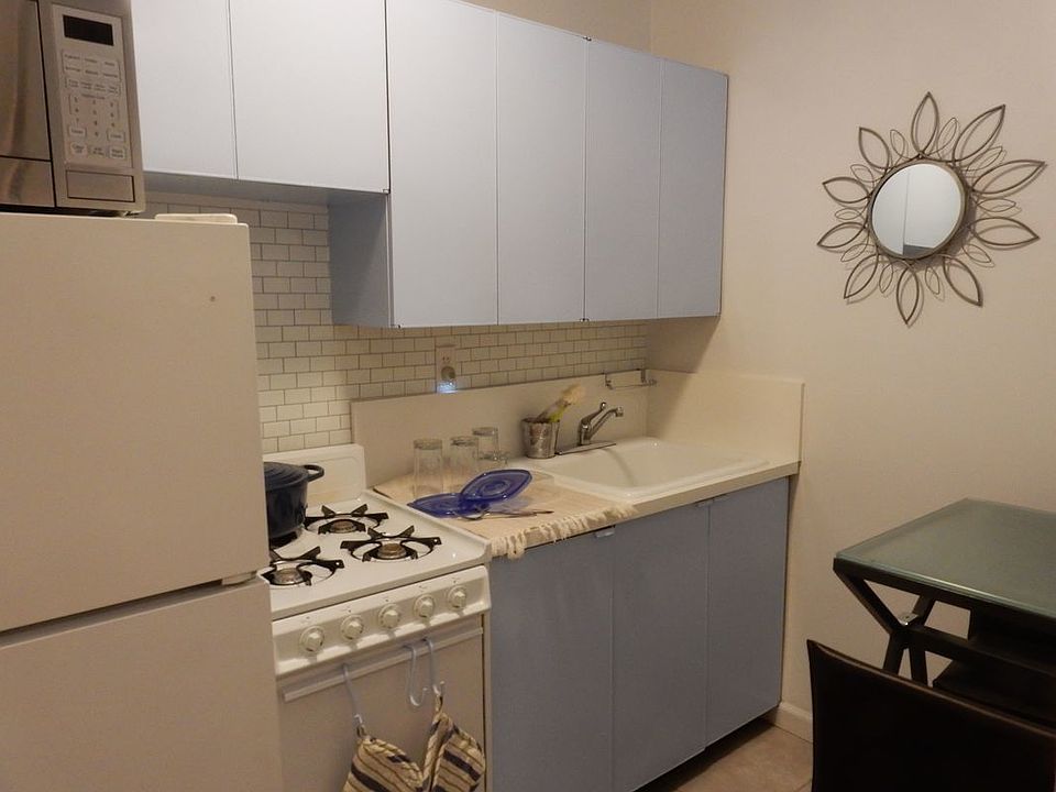 2nd image of 311 E 84th St APT 4A