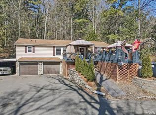2055 Stagecoach Rd W, Palmerton, PA 18071