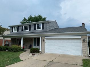 804 N Brys Dr, Grosse Pointe Woods, MI 48236