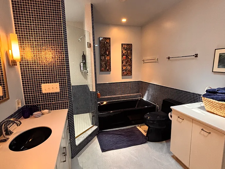 8 Bond St — Photo 11