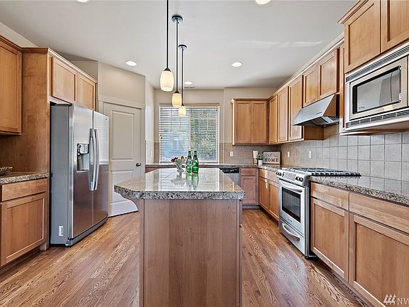 4th image of 10816 Eastridge Dr NE