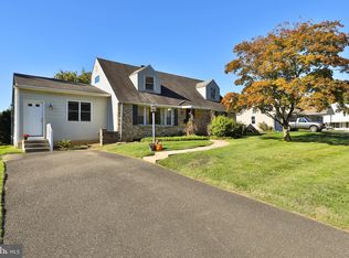 85 Manor Pl, Oreland, PA 19075