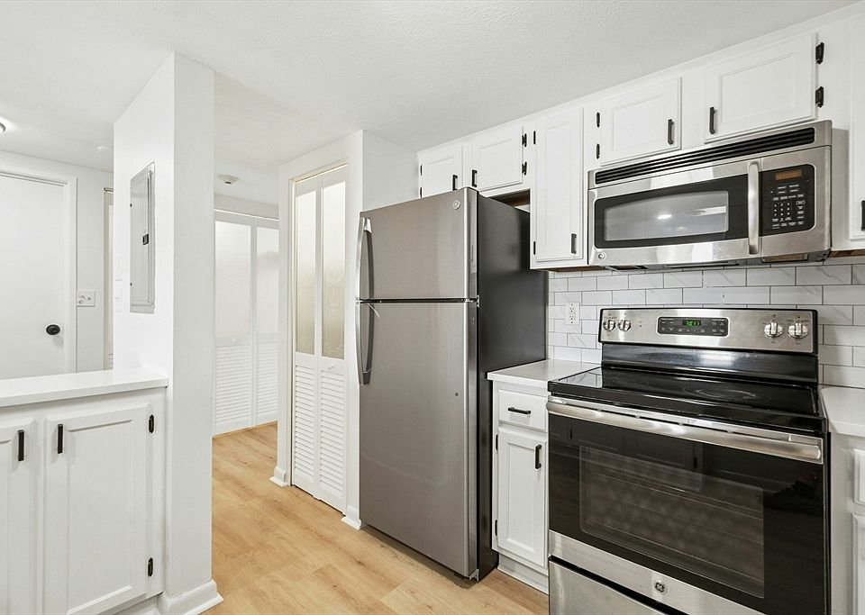 1st image of 585 Revere Beach Pkwy APT 509