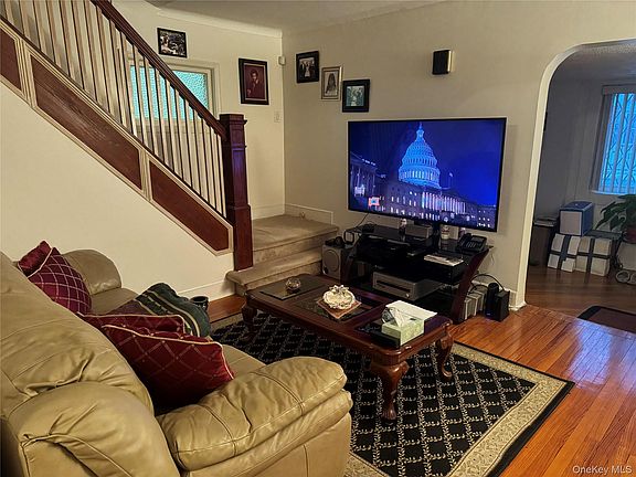 5th image of 13155 221st Street