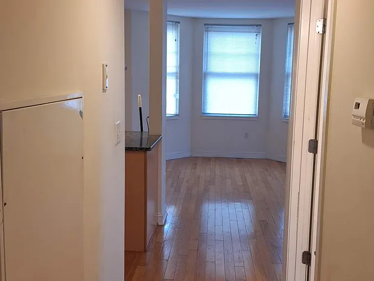 4048 Washington St #5 — Photo 6