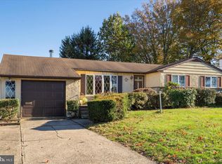 473 Valley Rd, Warminster, PA 18974