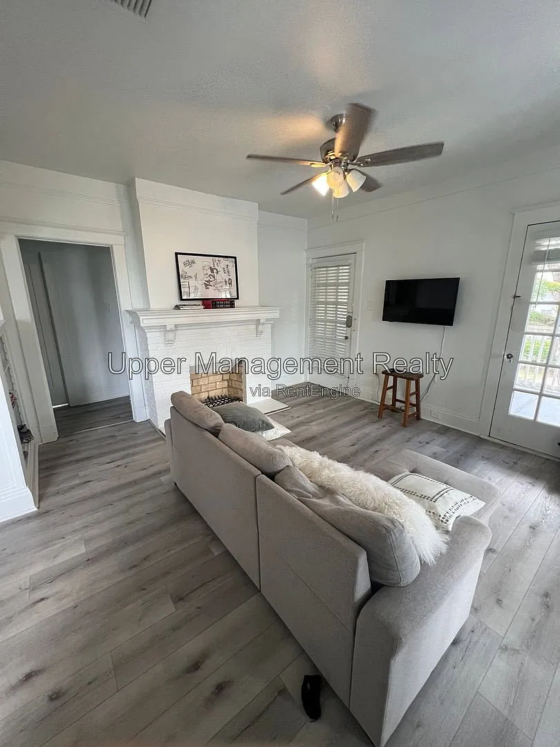 5 bed, 2.0 bath, $8,500 — Photo 4
