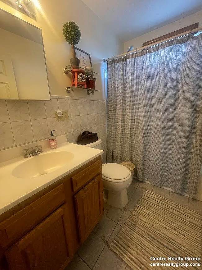2 bed, 1.0 bath, $2,100 — Photo 2